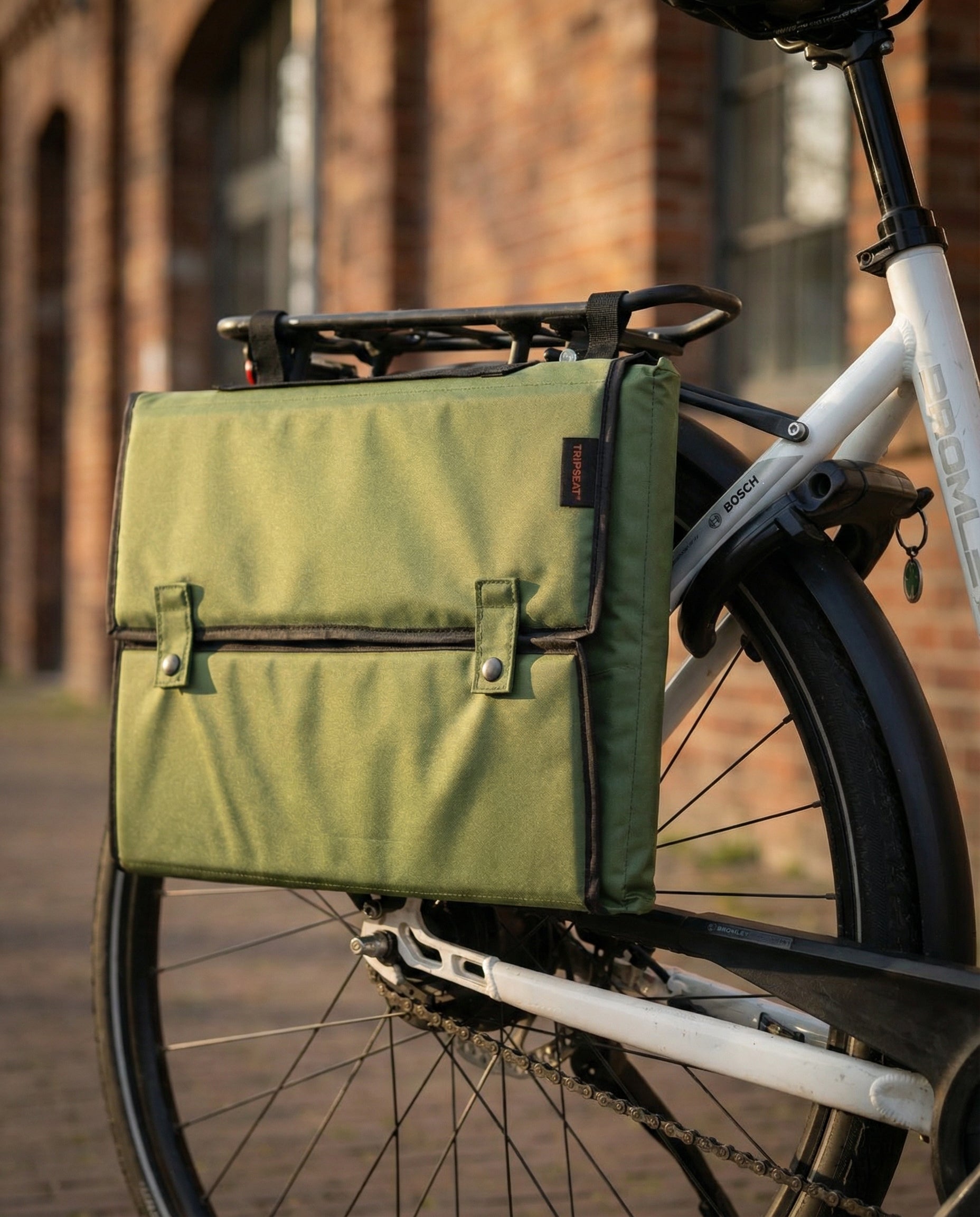 TRIPSEAT GREEN HORNET